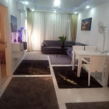 Apartments * 阿拉尼亚